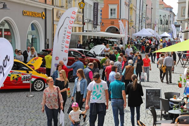 Rosenheim in Bewegung - mit Autosalon, Zweirädern, Aktionsmeile u.v.m.