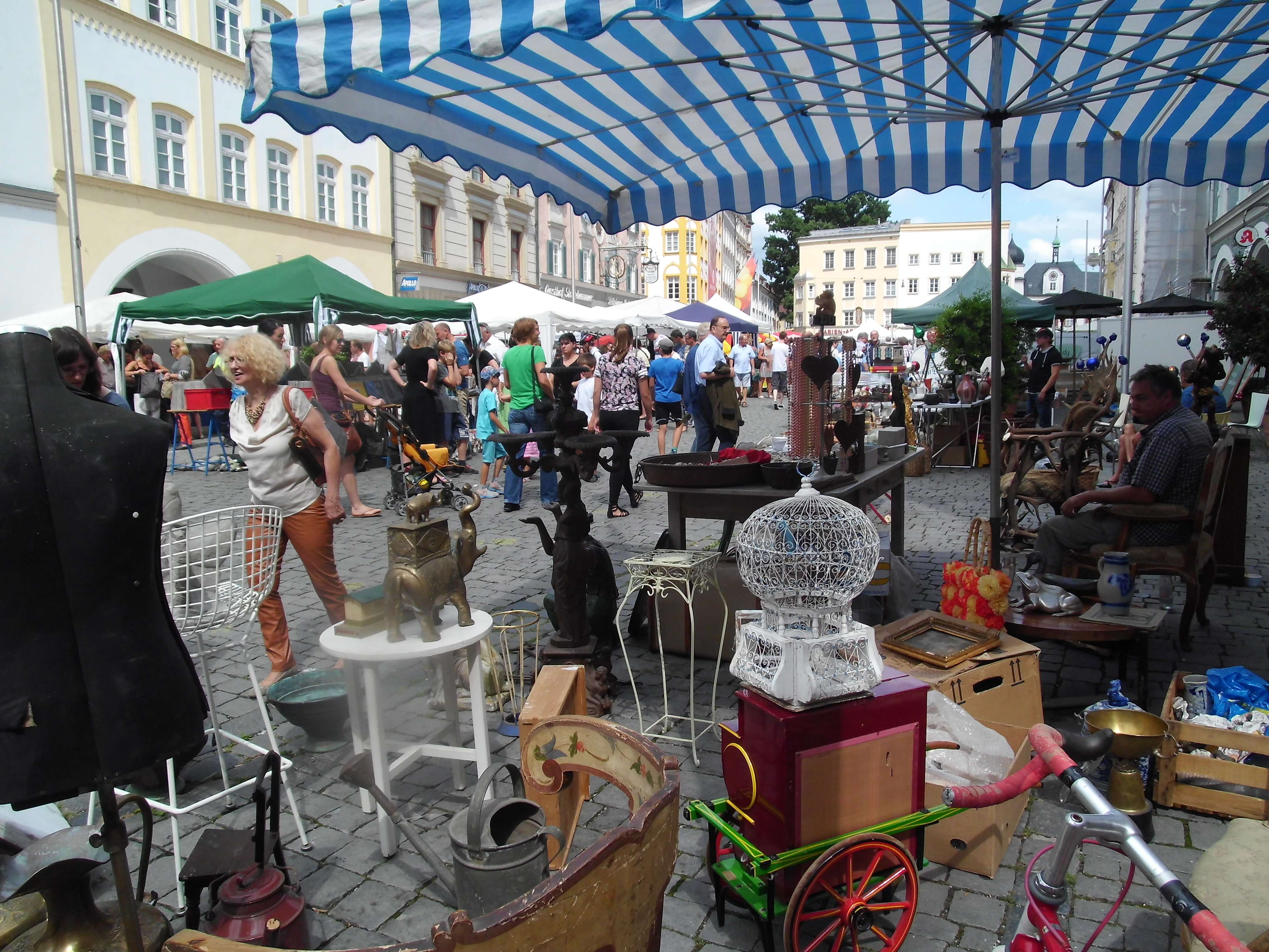 Antikes und Trödel-Schätze für Liebhaber nostalgischer Waren