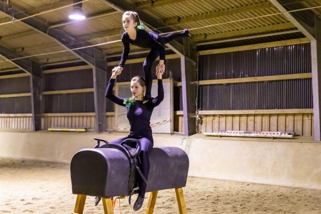 Foto von Herbert Sinnesbichler-Voltigierverein_kl Sommer in Rosenheim